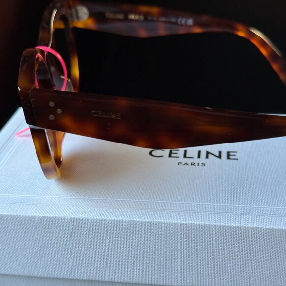 CELINE PARIS Tortoiseshell Sunglasses Sunnies (Butterfly Bold) main image 4